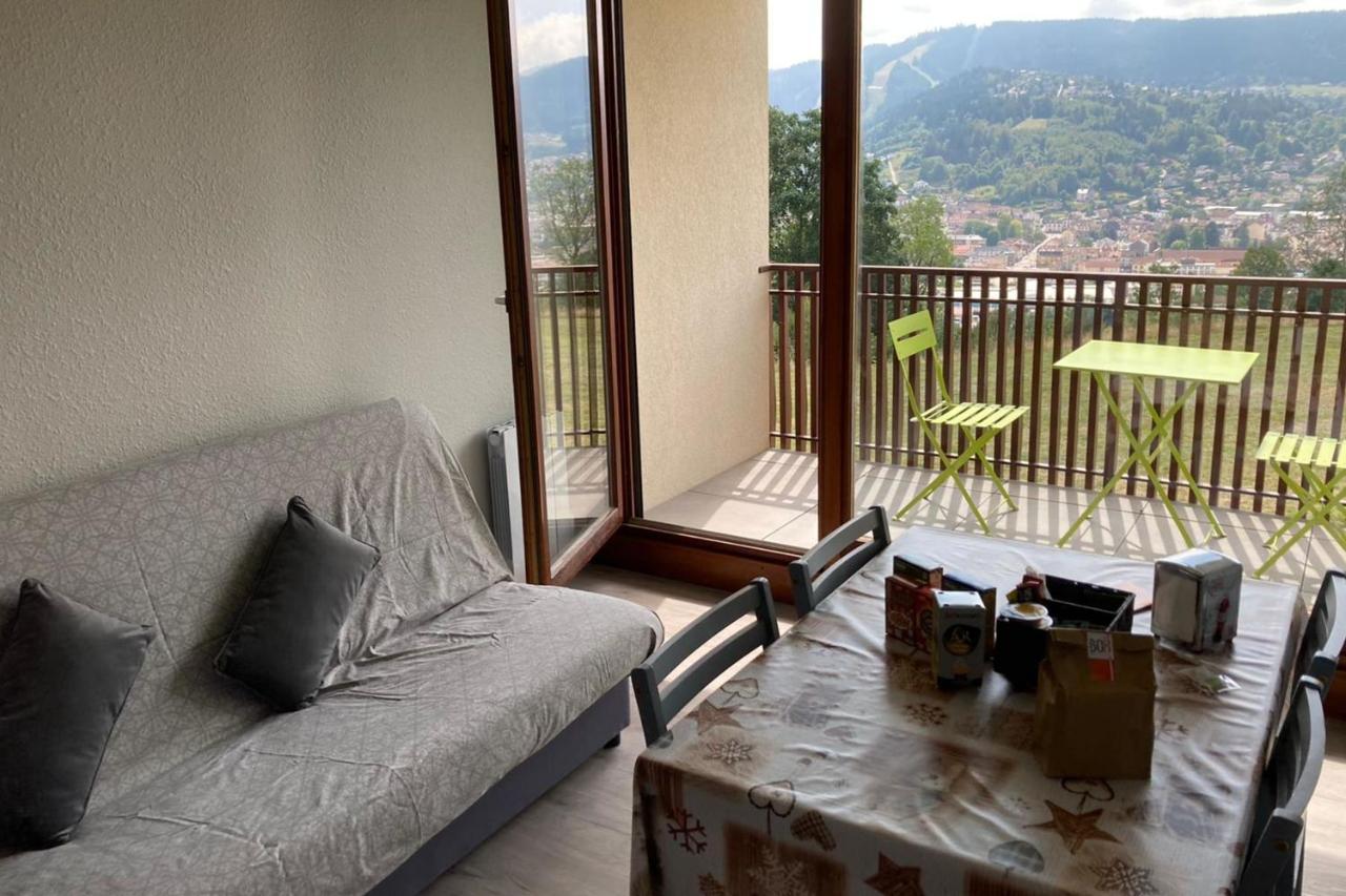 Apartment With Balcony In 热拉梅 外观 照片